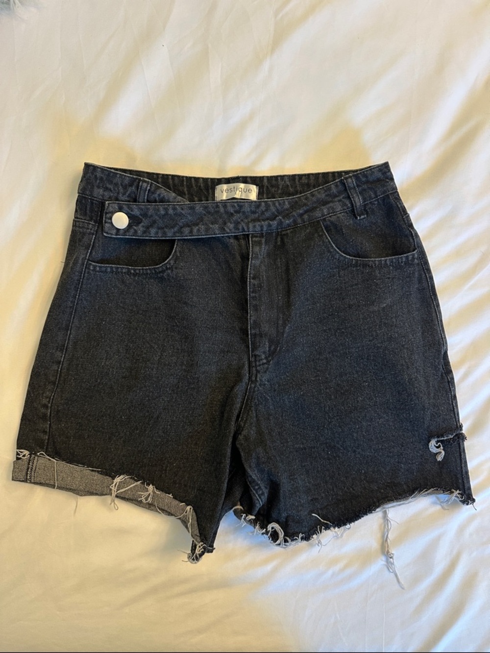 vestique Black Frayed Hem Denim Shorts